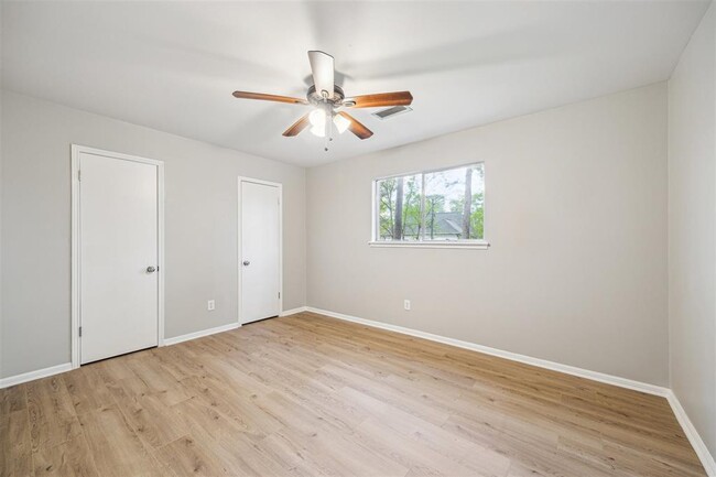Building Photo - 1802 Corral Dr