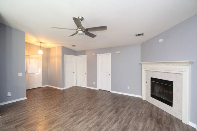 Building Photo - Spacious Southwest Pensacola Home with 2-Car Garage & Fenced Yard – ½ Off First Month’s Rent!