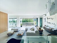 Building Photo - 999 N Doheny Dr