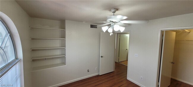 Building Photo - 3125 N Buffalo Dr