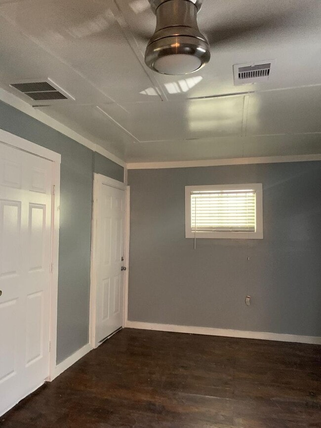 Building Photo - Affordable 4BD/2BA single-family house!