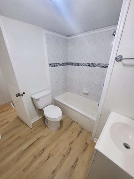 Building Photo - 262 Taho Cir