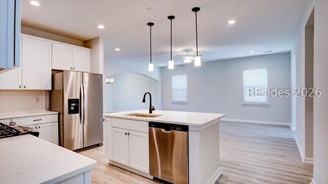 Building Photo - 179 Garden Row Dr N