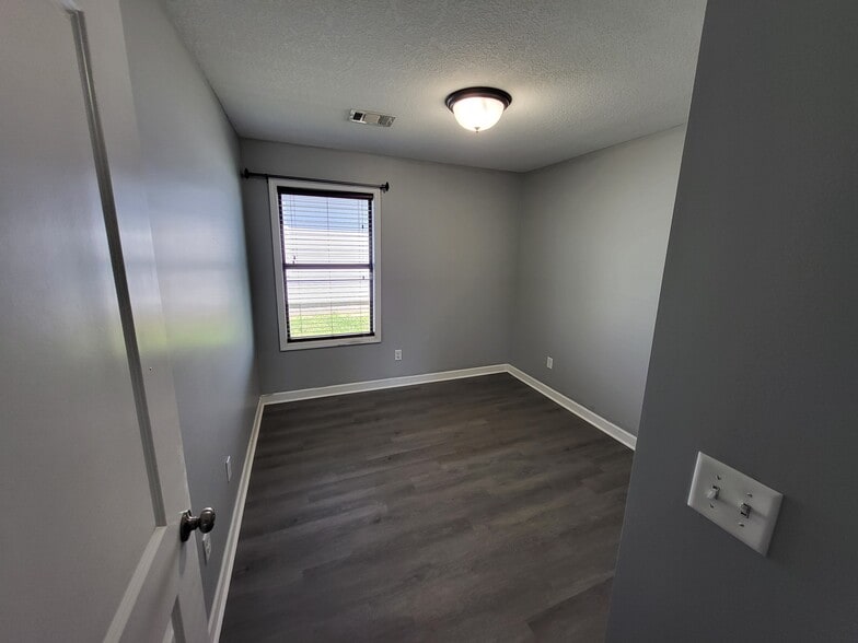 Building Photo - 162 Wexford Way