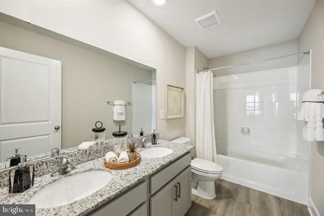 Building Photo - 112 Charing Cross Dr