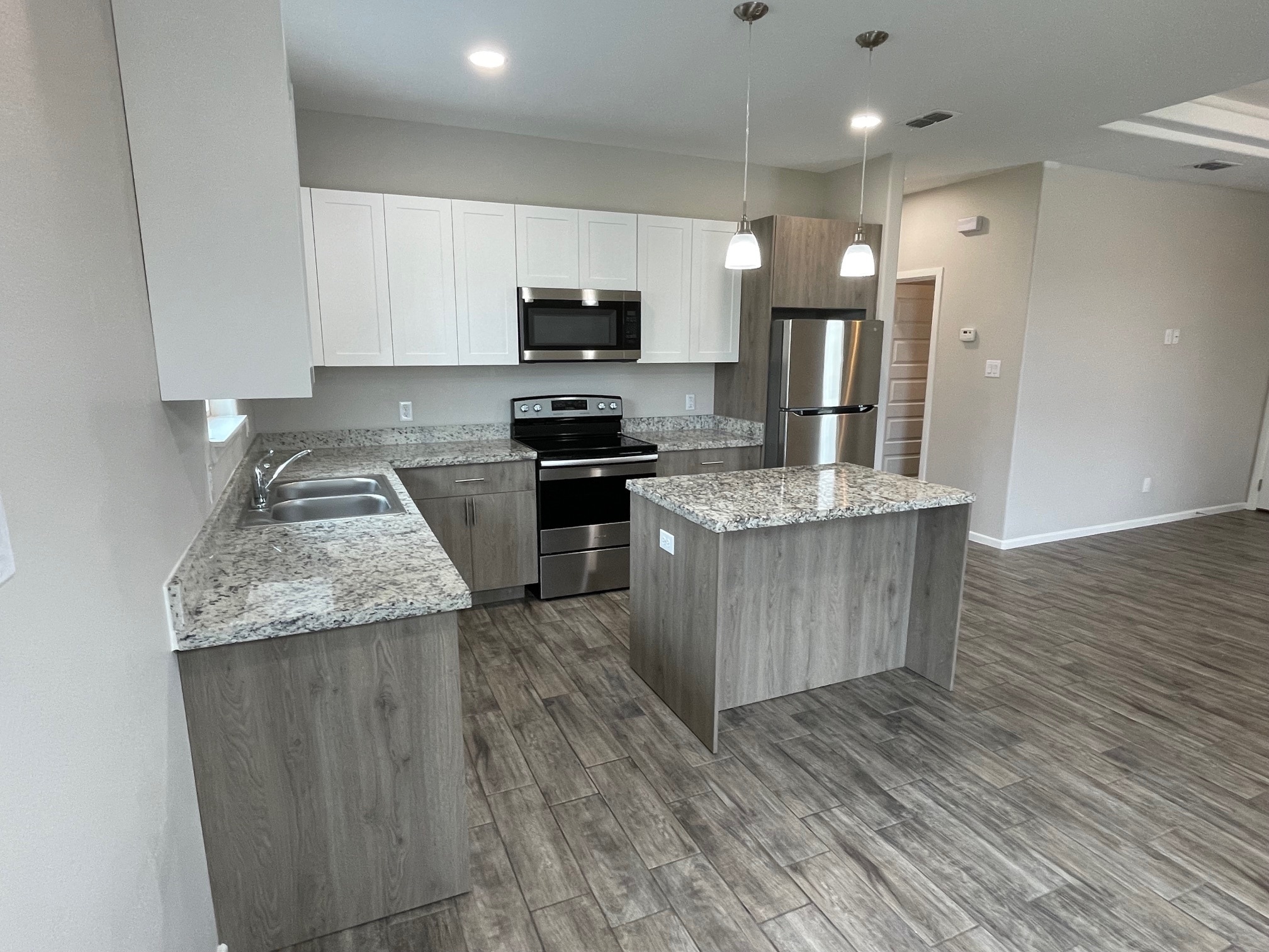 Building Photo - 912 N Kentucky St