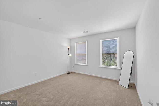 Building Photo - 111 Touhey Dr