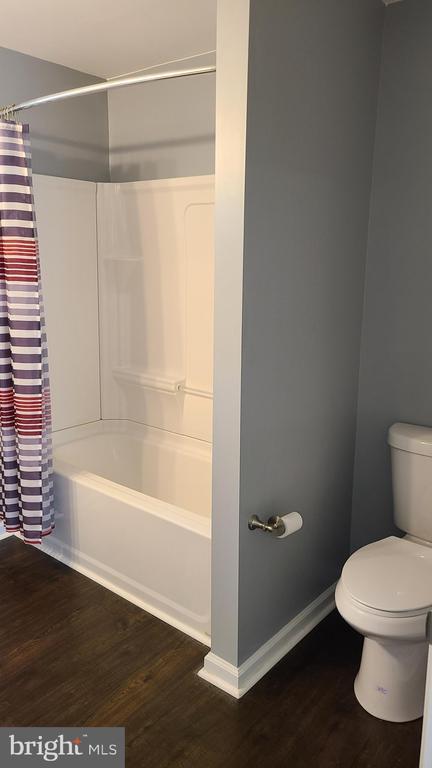 Building Photo - 103 Vandiver Ct