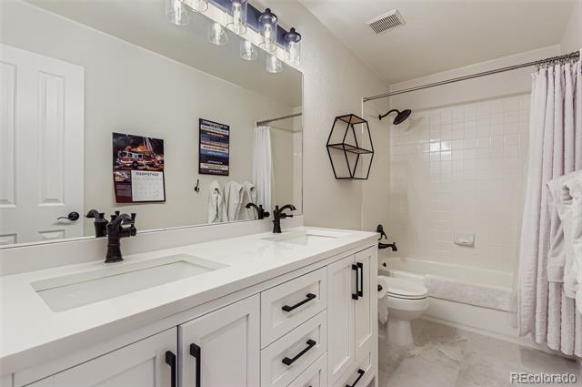 Building Photo - 16332 Parkside Dr