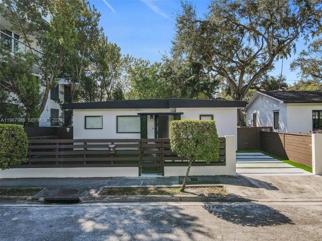 Building Photo - 710 NE 62nd St