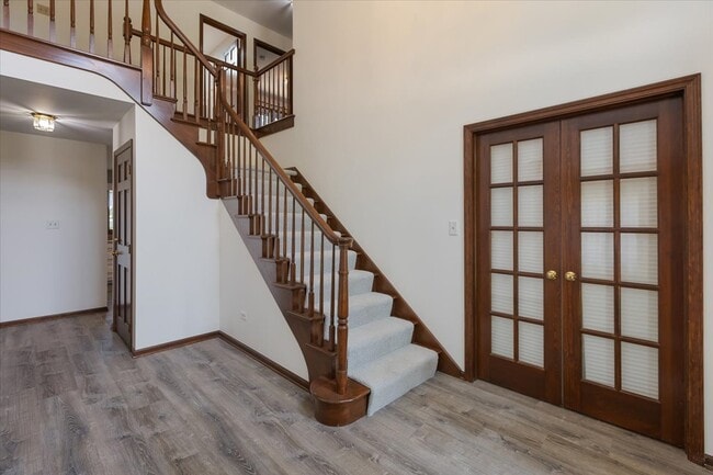 Building Photo - 1055 Knollwood Ln