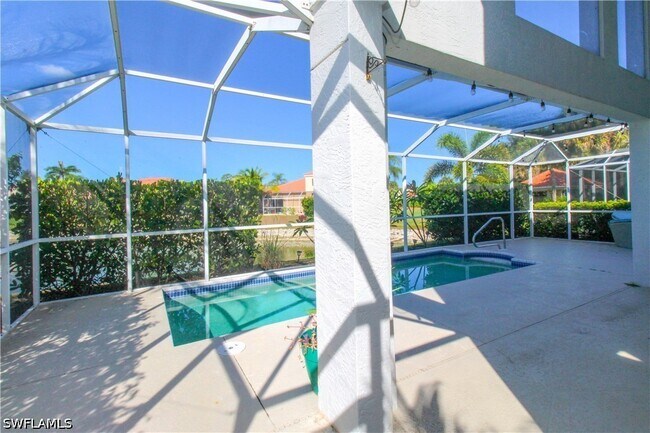 Building Photo - 135 Lady Palm Dr
