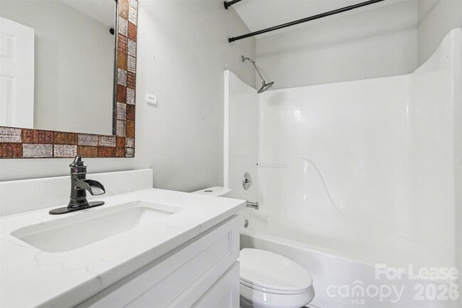 Building Photo - 4962 Bentgrass Run Dr