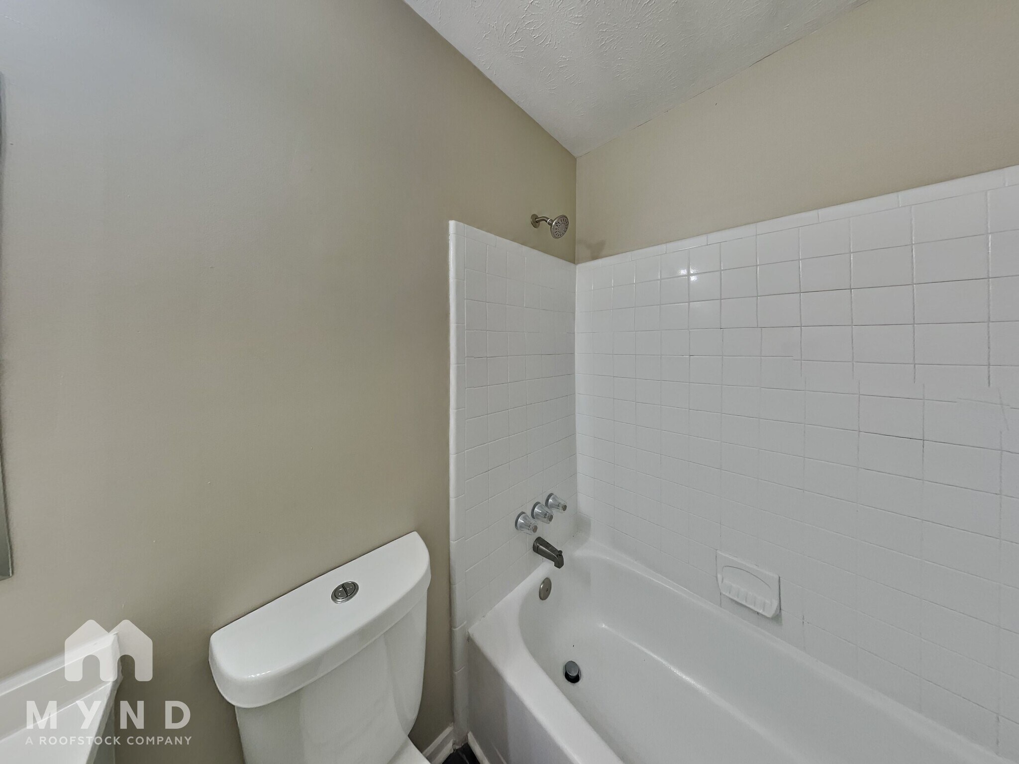 Building Photo - 717 Redland Dr