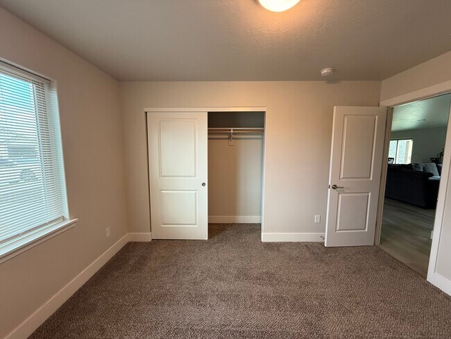 Building Photo - 10506 Silverbright Dr