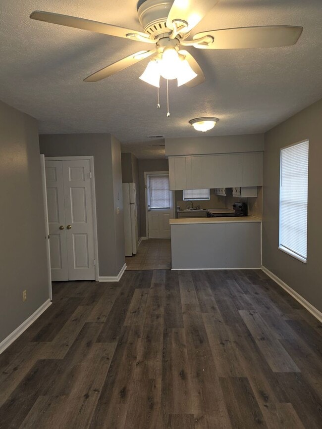 Building Photo - Kings Mountain