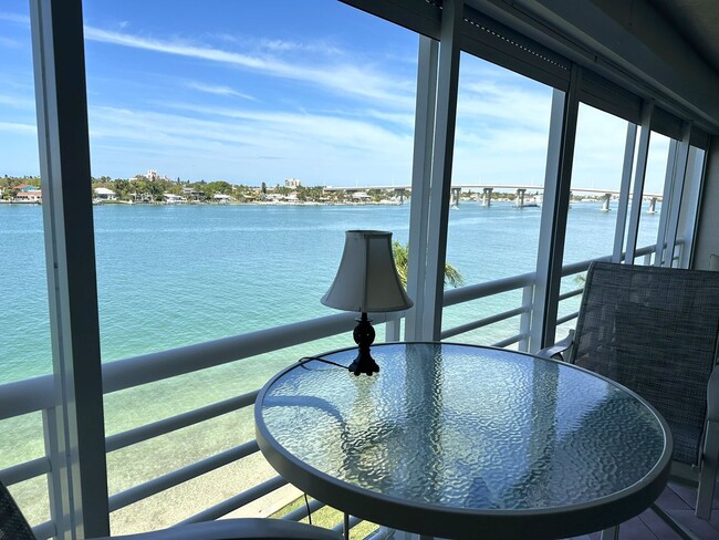 Building Photo - WATERFRONT 2/2 BAHIA DEL MAR RENTAL SEVEN ...