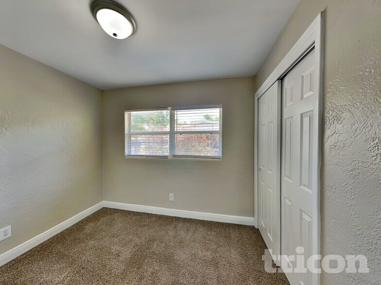 Building Photo - 808 Agnes Dr