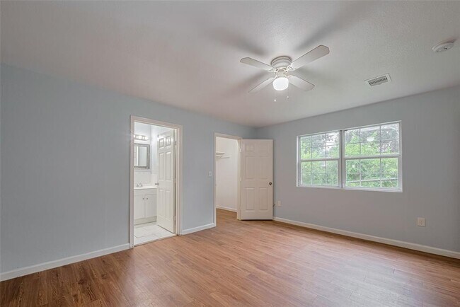 Building Photo - 4906 Larkspur St