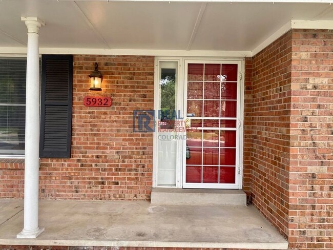 Building Photo - 5932 S Dayton Ct