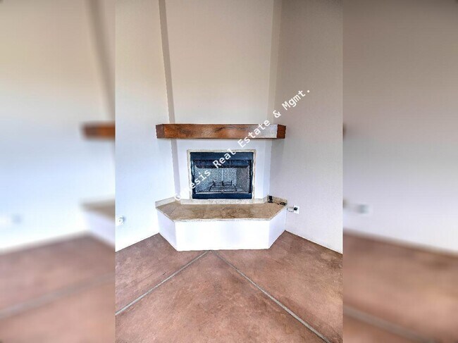Building Photo - "Spacious Tucson Retreat with Granite Eleg...