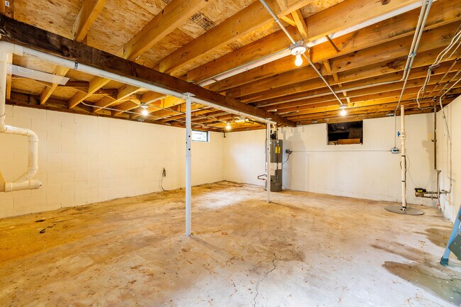 Building Photo - 19 Povalish Ct