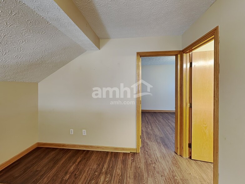 Building Photo - 808 Gascony Dr