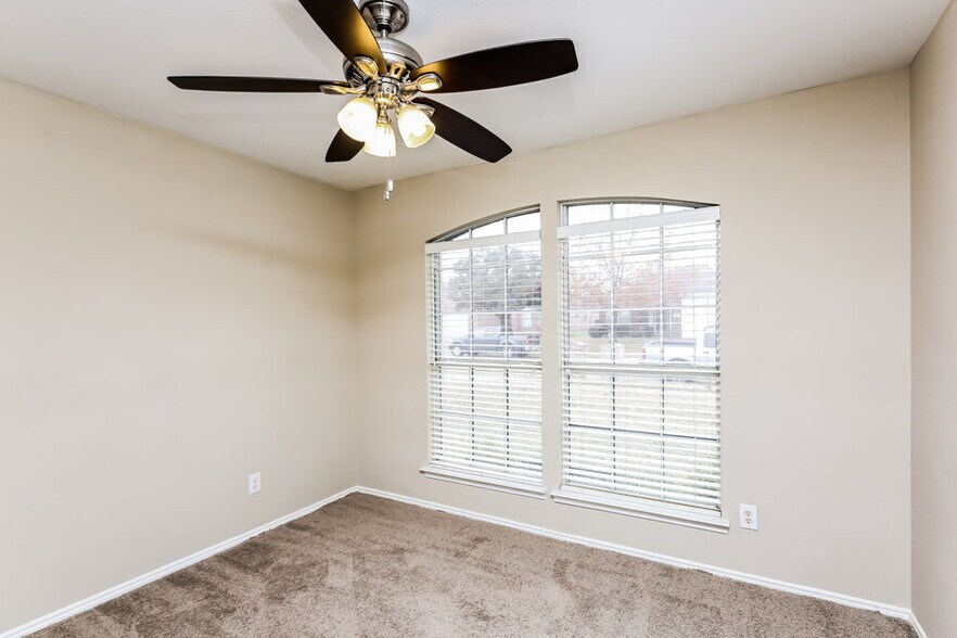 Building Photo - 1037 Harriman Dr