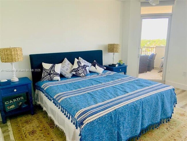 Building Photo - 6422 Collins Ave