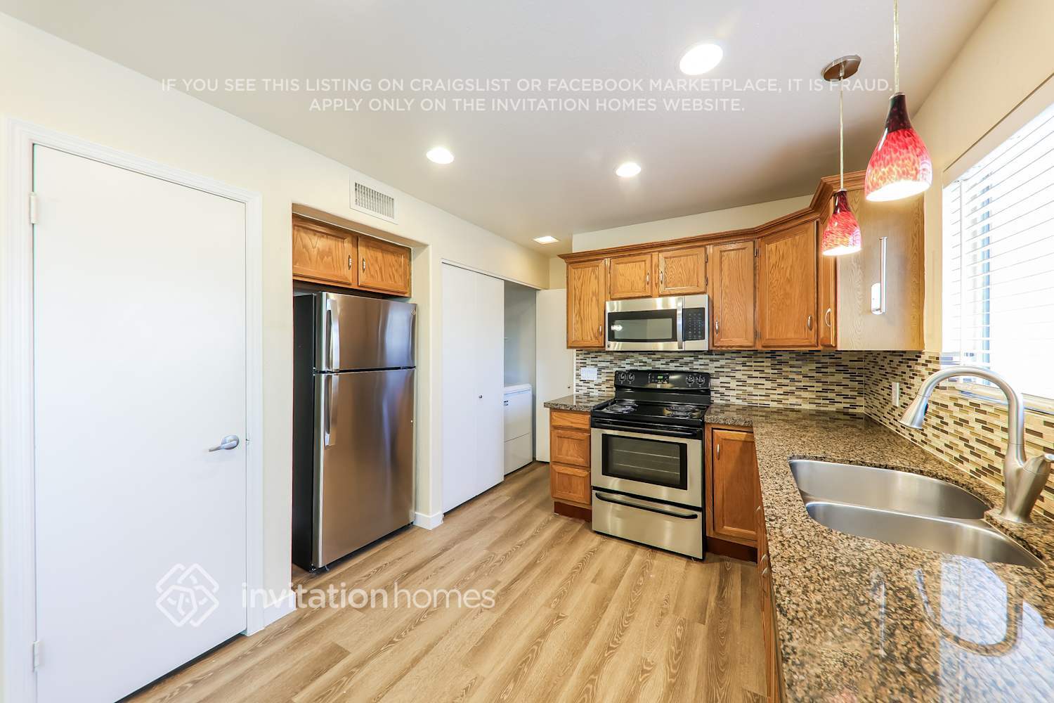 Building Photo - 1516 E Kristal Way