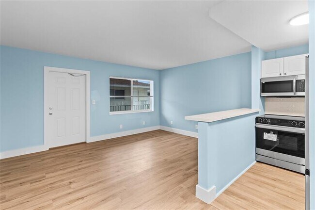 Building Photo - 1848 NE 46th St