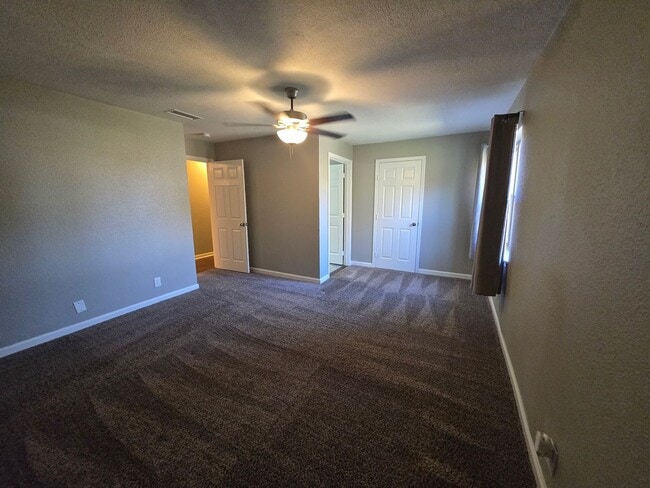Building Photo - 3 Bedroom 2 Bath 2 Car Garage - Backs Up To A Nice Farm