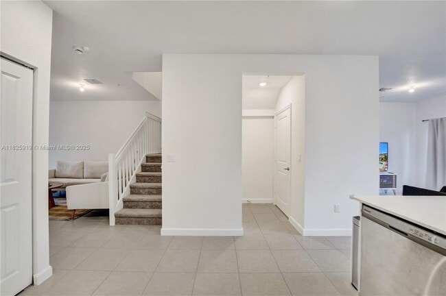 Building Photo - 242 SW 159th Ln