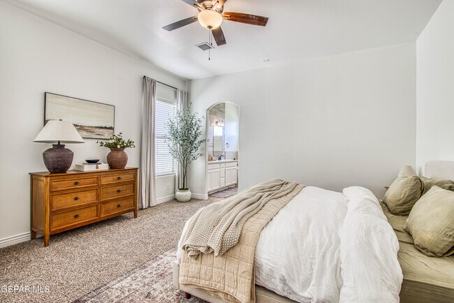 Building Photo - 13409 Carterton Ave