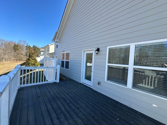 Building Photo - 3 Bed / 2.5 bath Home in Knoxville | Vaulted Ceilings | Gas Fireplace | HOA Community