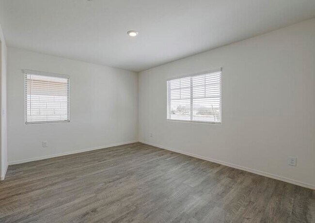 Building Photo - 1556 Demain Dr