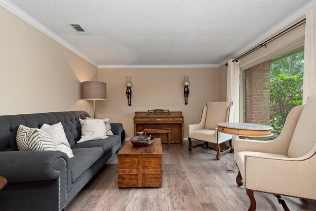 Building Photo - 16130 Hexham Dr