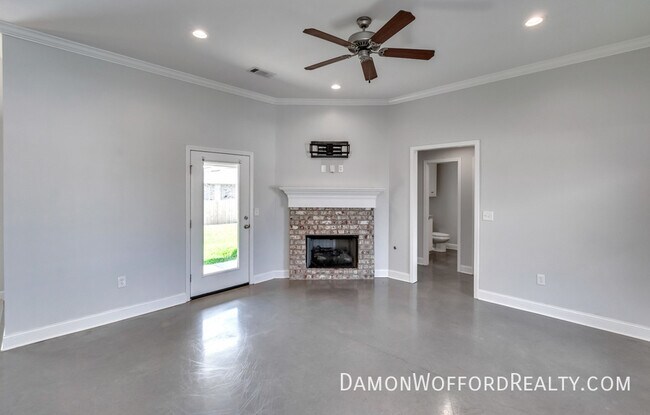 Building Photo - 1207 Addison Ln.