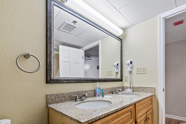Building Photo - 4800 S Ocean Blvd