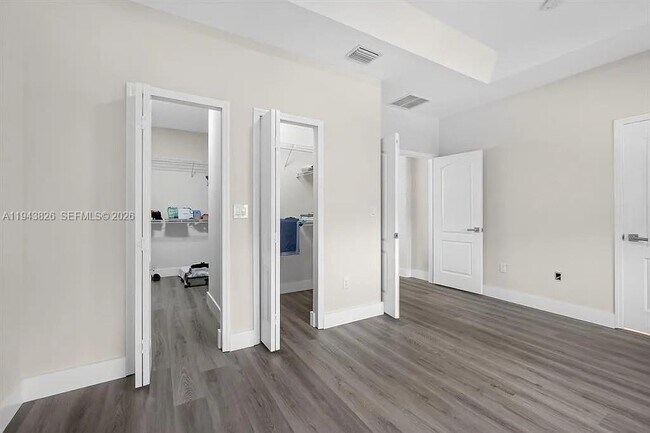 Building Photo - 981 SW 149th Ct