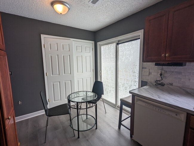 Building Photo - Room in House on Brian William Rd