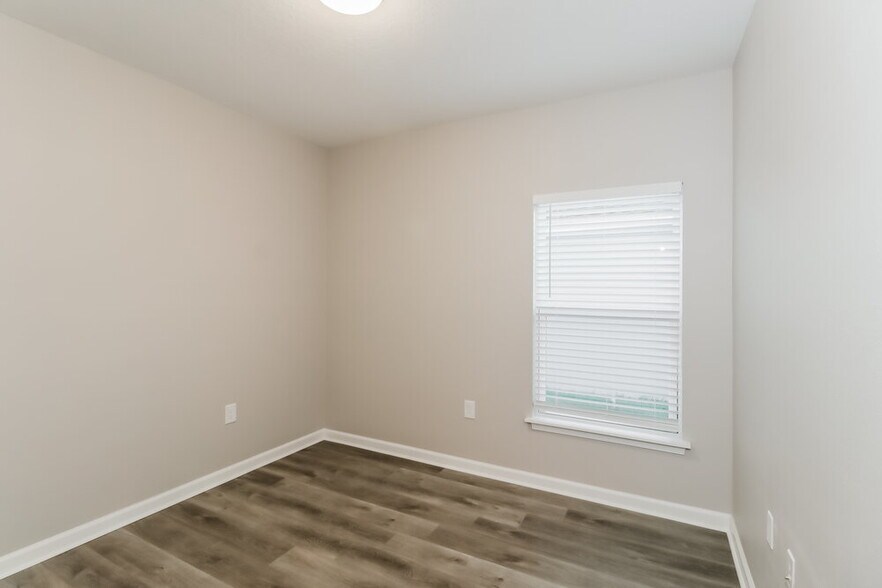 Building Photo - 18588 Hunters Meadow Walk