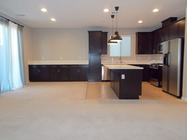 Building Photo - Spacious 3-Bed, 2-Bath Home in Prime Las Vegas Location