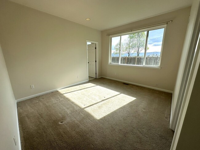 Building Photo - Sanders Mill Neighborhood 3 Bedroom, 2 Bat...