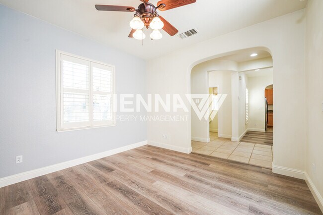 Building Photo - 48 Villa Gardens Ct
