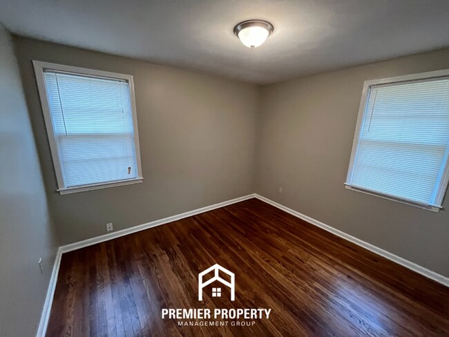 Building Photo - Charming 3BR/1.5BA Memphis Home with Hardwood Floors, Deck & Large Fenced Yard