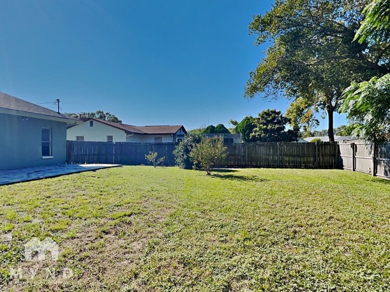 Building Photo - 2101 Anchor Ave