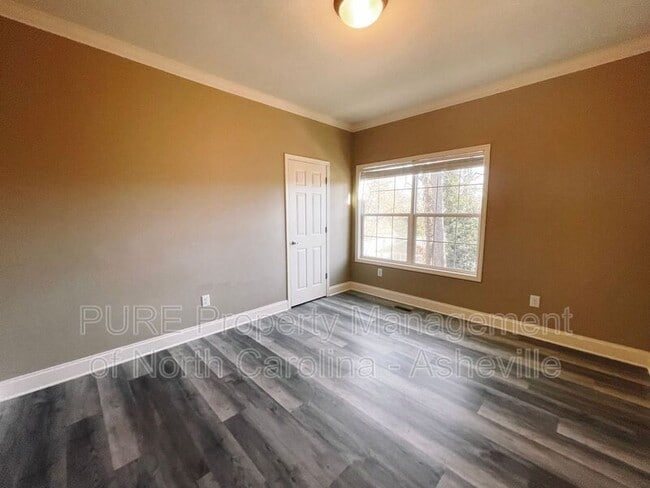 Building Photo - 36 Delaware Ave