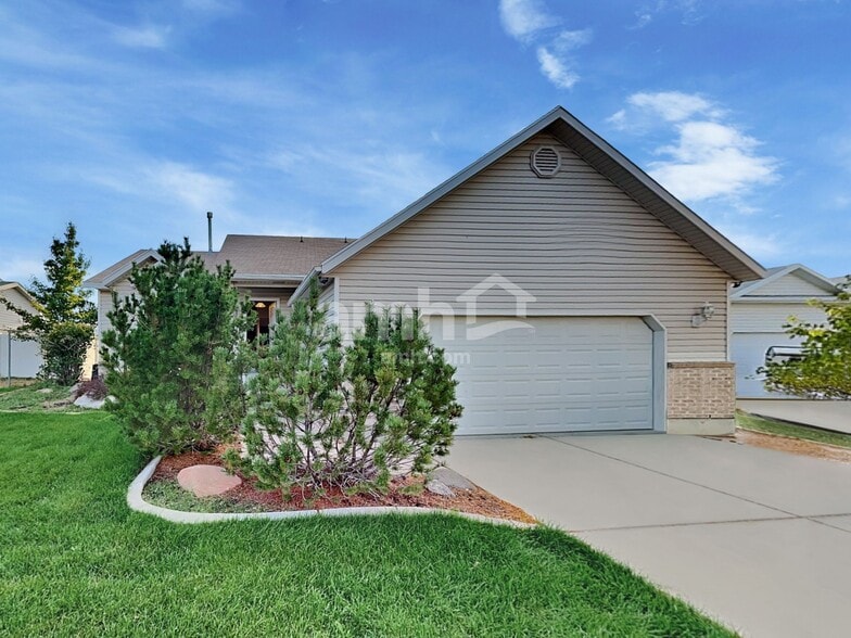 Primary Photo - 5956 S Stone Flower Way