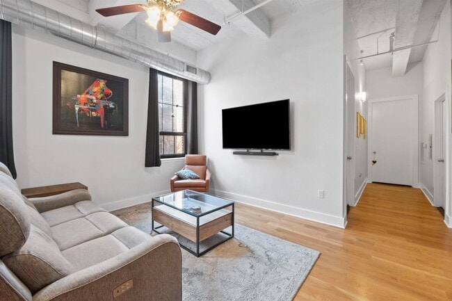 Building Photo - 325 Palisade Ave